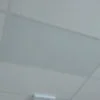 Select plafondverwarmingen in het kantoor van het magazijn