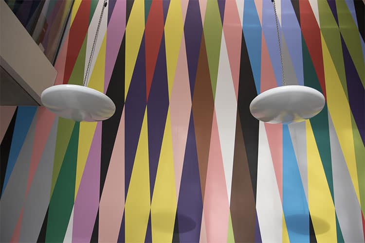 Het witte verwarmende museum van Pulsar