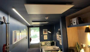 Discrete Herschel infrarood verwarmingspanelen geschonken aan een DIY SOS project