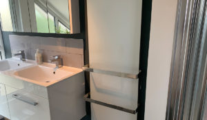 Select XLS Handdoek terwijl geïnstalleerd in badkamer