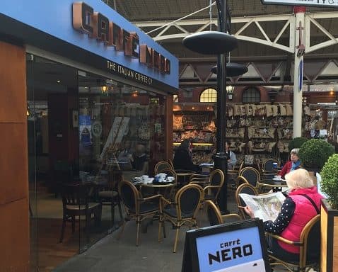 Caffe nero verwarmd door Herschel