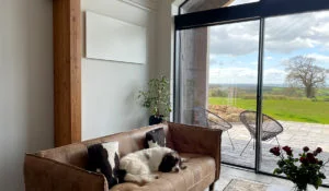 Comfort witte infrarood paneelverwarming geïnstalleerd in huis