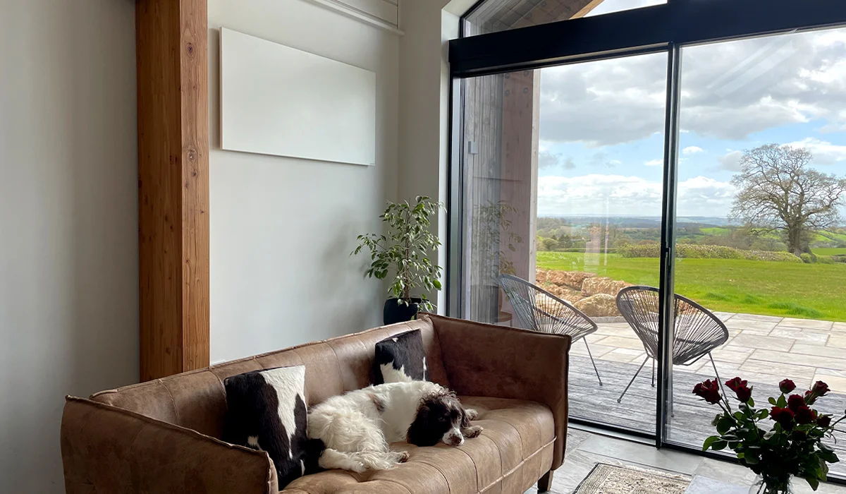 Comfort witte infrarood paneelverwarming geïnstalleerd in huis