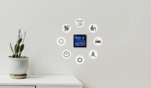 Het Centrale bediening met touchscreen is een centraal punt waar je tot 100 scènes kunt activeren vanaf één plek.