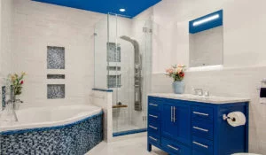 Select XLS Spiegel mit Beleuchtung im Badezimmer installiert