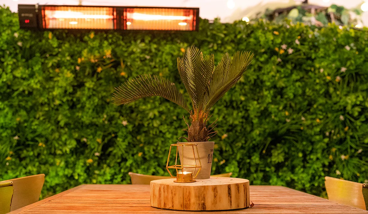 Herschel-kachel op een stijlvolle patio