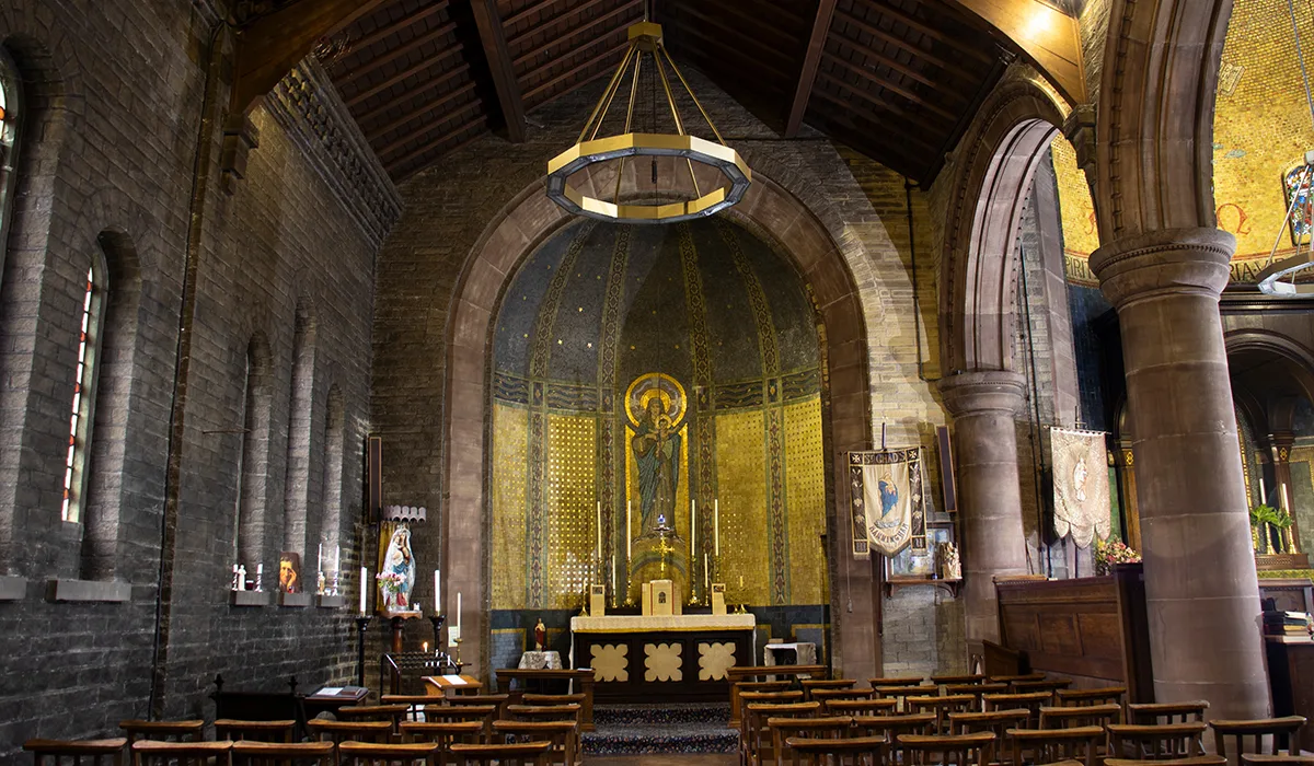 Halo-installatie in de Mariakapel