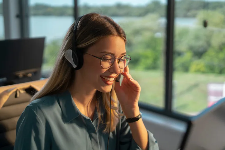 Vriendelijke klantenservice van het verkoopteam van Herschel