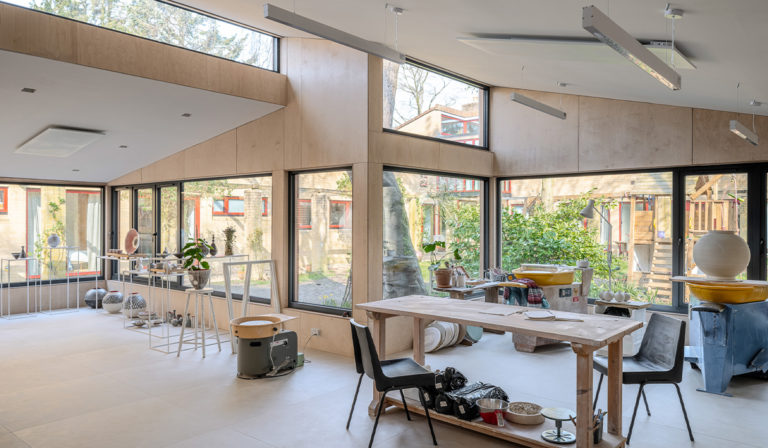 Duurzame studioruimte verwarmd door Herschel