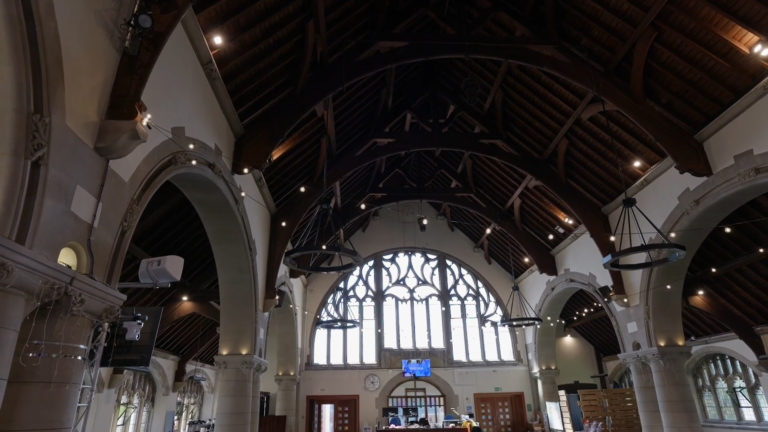 Hoe Halo-infraroodverwarming de St. Luke’s-kerk hielp om klimaatneutraal te worden en haar gemeenschap te laten groeien