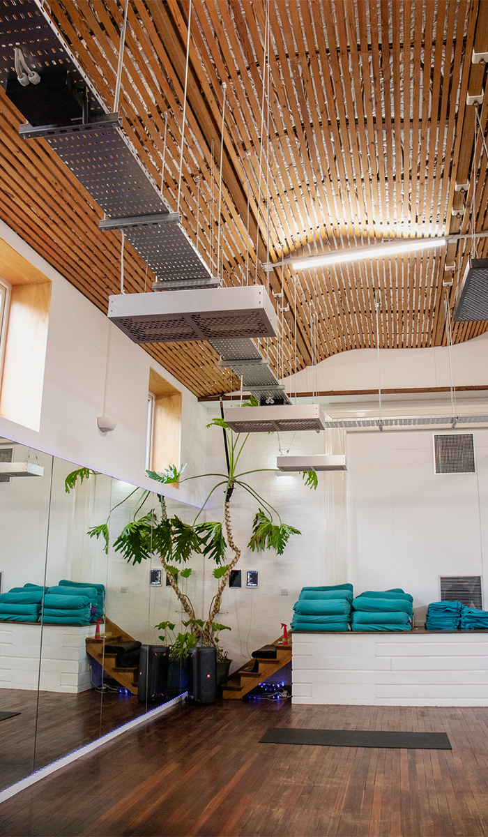 Elektrische verwarmingselementen geïnstalleerd in wellnessstudio